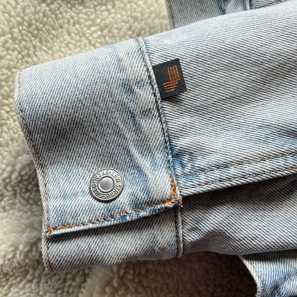 Levi's Sherpa Trucker Jacket with Jacquard by Google XS - Picture 8 of 8